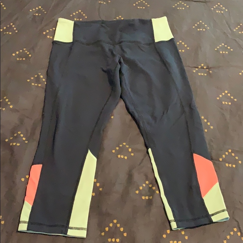 Lululemon crop sz 6